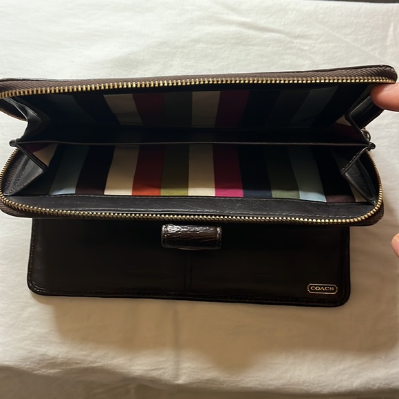 COACH Signature Stripe Khaki Brown Zip Around Wallet - Picture 4 of 4